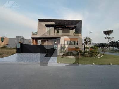 22 MARLA CORNER ULTRA MODERN FULL BASEMENT WITH SWIMMING POOL VILLA FOR SALE IN LOW PRICE.