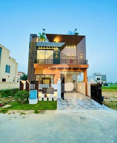 Near To Park 5 Marla Most Beautiful Design Bungalow For Sale