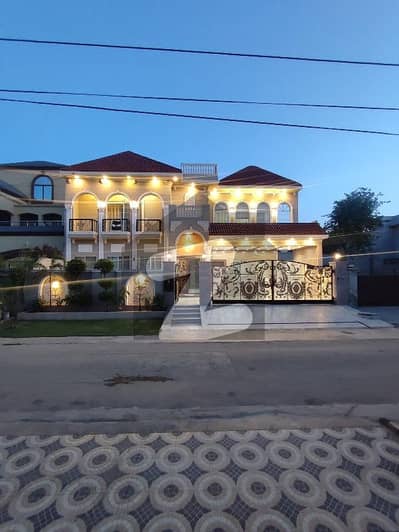 1 Kanal New House Available For Sale 7 Beds