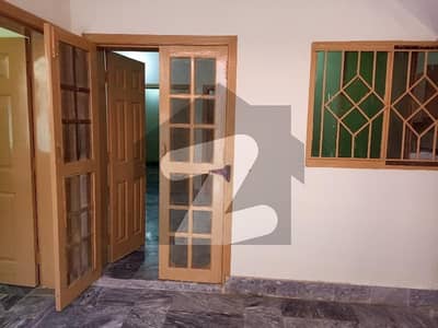 گولڑہ ای ۔ 11,اسلام آباد میں 6 کمروں کا 5 مرلہ مکان 1.2 لاکھ میں کرایہ پر دستیاب ہے۔