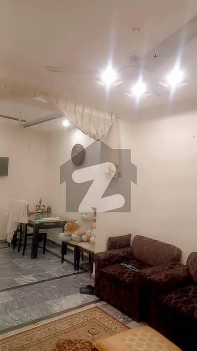 طارق گارڈنز لاہور میں 4 کمروں کا 5 مرلہ مکان 2.0 کروڑ میں برائے فروخت۔