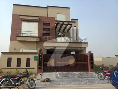8 MARLA LUXURY BRAND NEW HOUSE AVAILABLE FOR SALE AT PRIME LOCATION OF BAHRIA ORCHARD C BLOCK