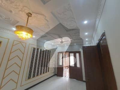 2 KANAL SPECIOUS & ULTRA LUXURY HOUSE FOR SALE | NEAR TO PARK & MAIN ROAD | PRIME LOCATION