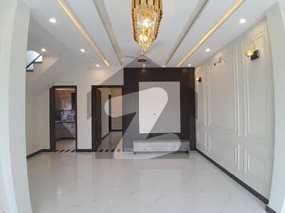 ابدالینزکوآپریٹو ہاؤسنگ سوسائٹی لاہور میں 3 کمروں کا 5 مرلہ مکان 2.25 کروڑ میں برائے فروخت۔