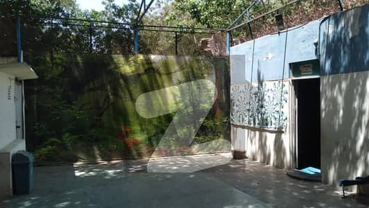 پی ای سی ایچ ایس جمشید ٹاؤن,کراچی میں 11 کمروں کا 19 مرلہ مکان 14.9 کروڑ میں برائے فروخت۔
