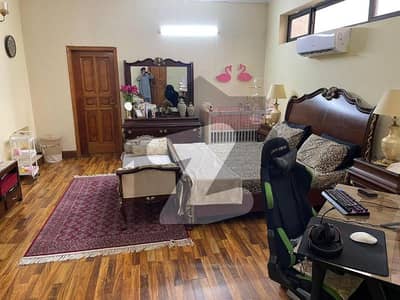 حیات آباد فیز 2 حیات آباد,پشاور میں 8 کمروں کا 2 کنال مکان 15.0 کروڑ میں برائے فروخت۔