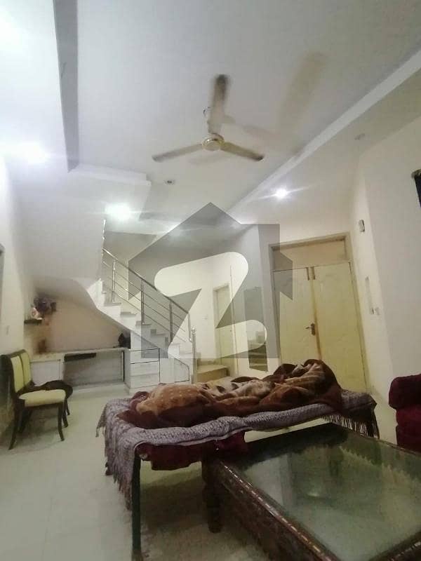 شاداب گارڈن لاہور میں 3 کمروں کا 5 مرلہ مکان 1.6 کروڑ میں برائے فروخت۔