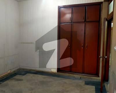 2 Kanal House Ideally Situated In Model Town - Block H