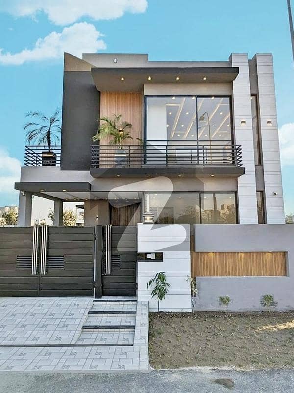 8 Marla Brand New With Roof Top Sitting area Luxury Modern Design House For Sale In DHA PH 9 Town 100% Original Pictures Attached Near By Park. . . .