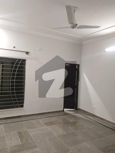 1 kanal 3beds DD tvl kitchen attached baths neat and clean upper portion for rent in gulraiz housing