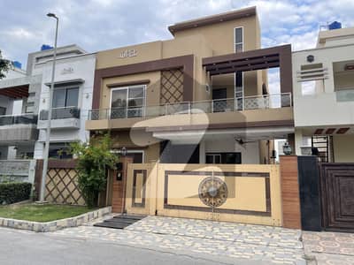Luxury House FOR SALE At Premium Location Phase 1 Near Commercial Market