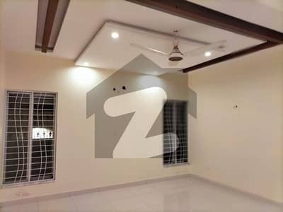 5 MARLA LUXURY LOWER PORTION AVAILABLE FOR RENT IN PUNJAB COOP SOCIETY