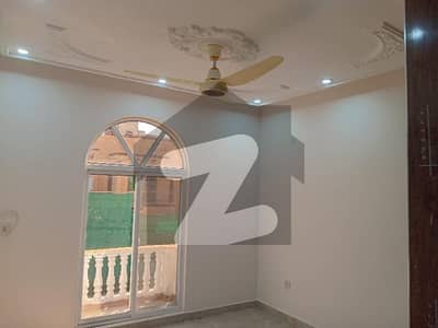 سپر ٹاون لاہور میں 2 کمروں کا 4 مرلہ بالائی پورشن 45.0 ہزار میں کرایہ پر دستیاب ہے۔