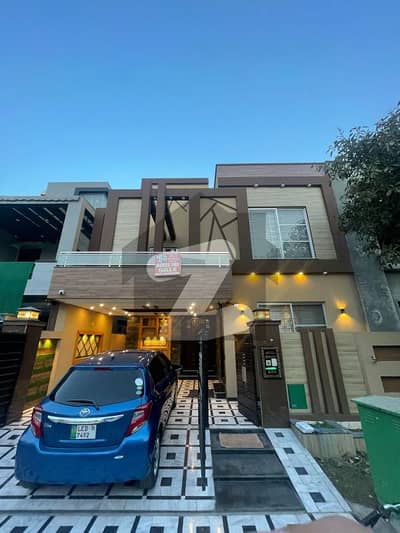 8 MARLA BEAUTIFUL BRAND NEW LUXRY HOUSE FOR SALE IN ALI BLOCK SECTOR B BAHRIA TOWN LAHORE