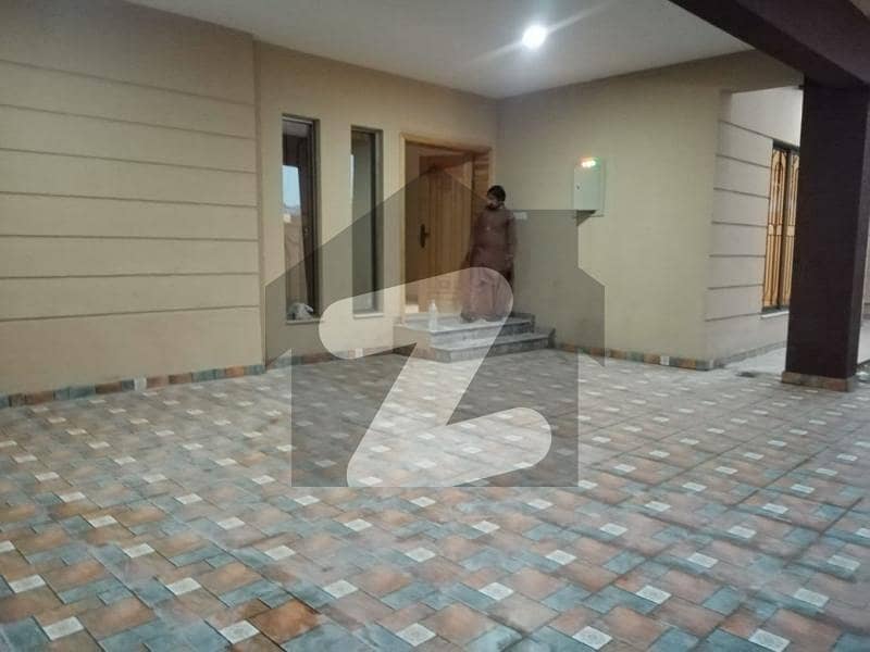 Kanal House Available For Rent In Askari 10 Lahore