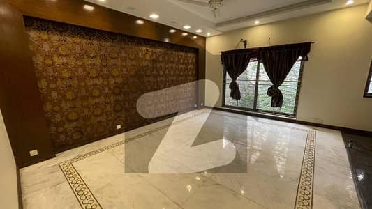 2 KANAL BEAUTIFULL LUXURY HOUSE FOR SALE IN JASMINE BLOCK SECTOR C BAHRIA TOWN LAHORE
