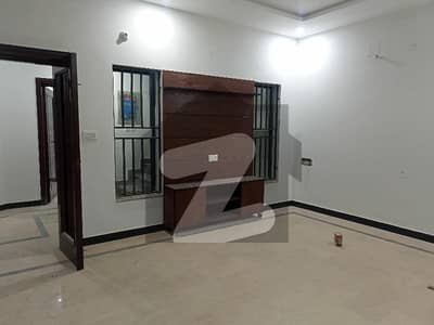 گلشنِ مدینہ فیصل آباد میں 5 کمروں کا 7 مرلہ مکان 75.0 ہزار میں کرایہ پر دستیاب ہے۔