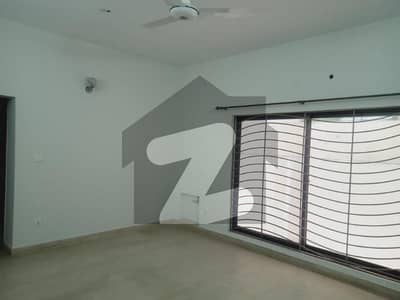 Kanal upper portion available for rent in bahria town phase3