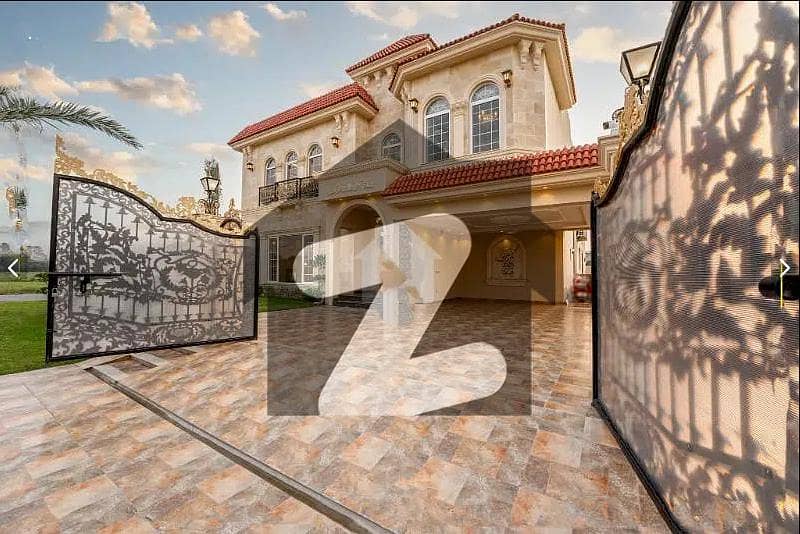 25 MARLA CORNER SPANISH BUNGALOW WITH FULL BASEMENT PLUS POOL AND HOME CINEMA FOR SALE NEAR TO DOLMEN MALL