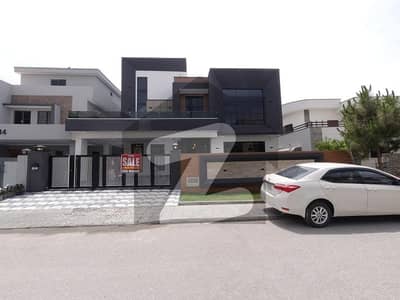 On Excellent Location 1 Kanal House For Grabs In DHA Defence