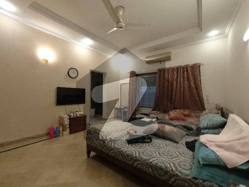 بحریہ ٹاؤن فیز 4 بحریہ ٹاؤن راولپنڈی,راولپنڈی میں 6 کمروں کا 1 کنال مکان 7.95 کروڑ میں برائے فروخت۔