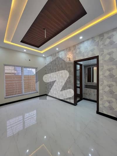 Facing Park Bahria Nasheman - Zinia House Sized 8 Marla Is Available