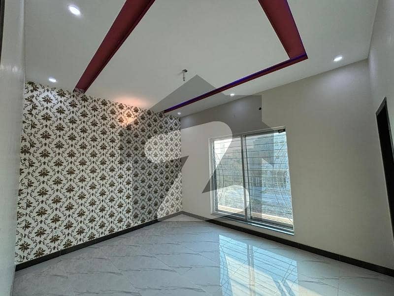 بحریہ نشیمن ۔ سن فلاور بحریہ نشیمن,لاہور میں 3 کمروں کا 5 مرلہ مکان 1.25 کروڑ میں برائے فروخت۔