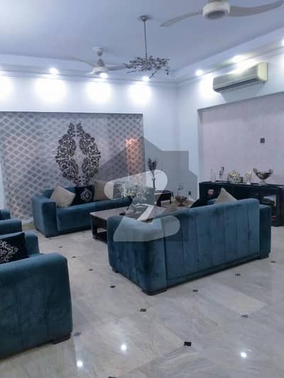 1 KANAL FULLY FURNISHED LUXURY UPPER PORTION WITH SEPARATE ENTRANCE AVAILABLE FOR RENT IN DHA PHASE 5