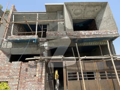ایل ڈی اے ایوینیو لاہور میں 6 کمروں کا 10 مرلہ مکان 2.3 کروڑ میں برائے فروخت۔