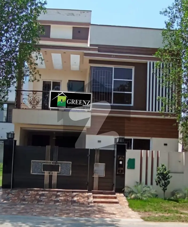 5 MARLA HOUSE BRAND NEW , HOT BLOCK HOT LOCATION VERY REASONABLE PRICE AND VERY BEAUTIFUL HOUSE