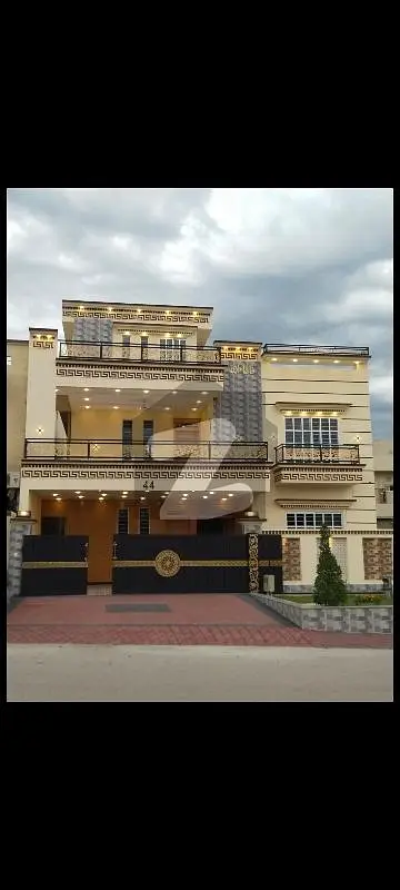 40x80 (14Marla)Brand New Modren Luxury House Available For sale in G_13 100 Feet Street Rent value 3.5Lakh