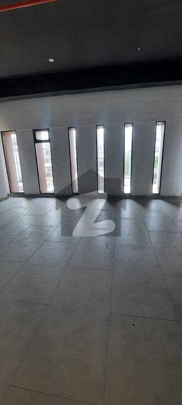 ایف ۔ 7 مرکز ایف ۔ 7,اسلام آباد میں 2 مرلہ دفتر 4.25 کروڑ میں برائے فروخت۔