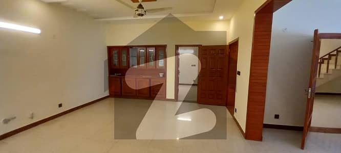 Brand New 5 Bedroom House In G-11 For Rent