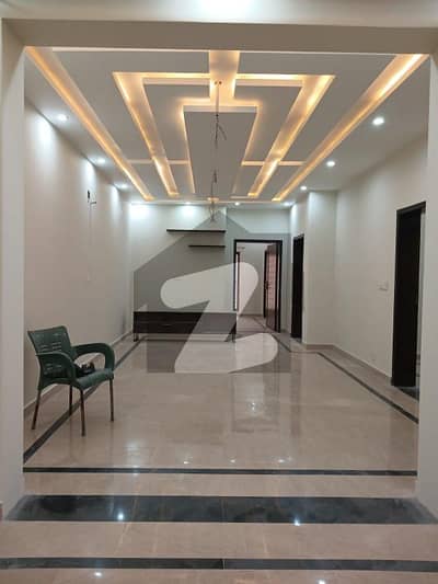 لیک سٹی رائیونڈ روڈ,لاہور میں 2 کمروں کا 10 مرلہ بالائی پورشن 65.0 ہزار میں کرایہ پر دستیاب ہے۔