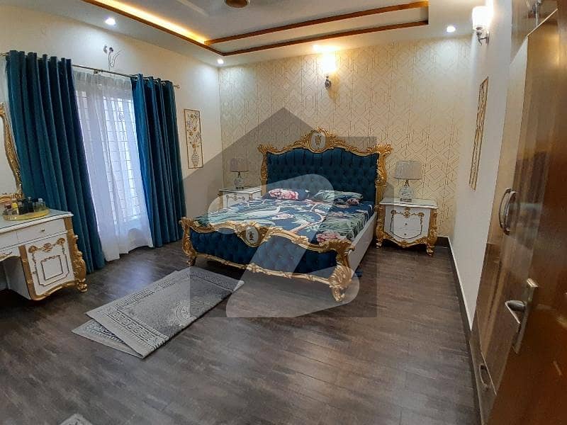 یو ای ٹی ہاؤسنگ سوسائٹی لاہور میں 5 کمروں کا 10 مرلہ مکان 2.9 کروڑ میں برائے فروخت۔