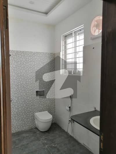 40x80 (14Marla)upper portion available for rent in G_13
