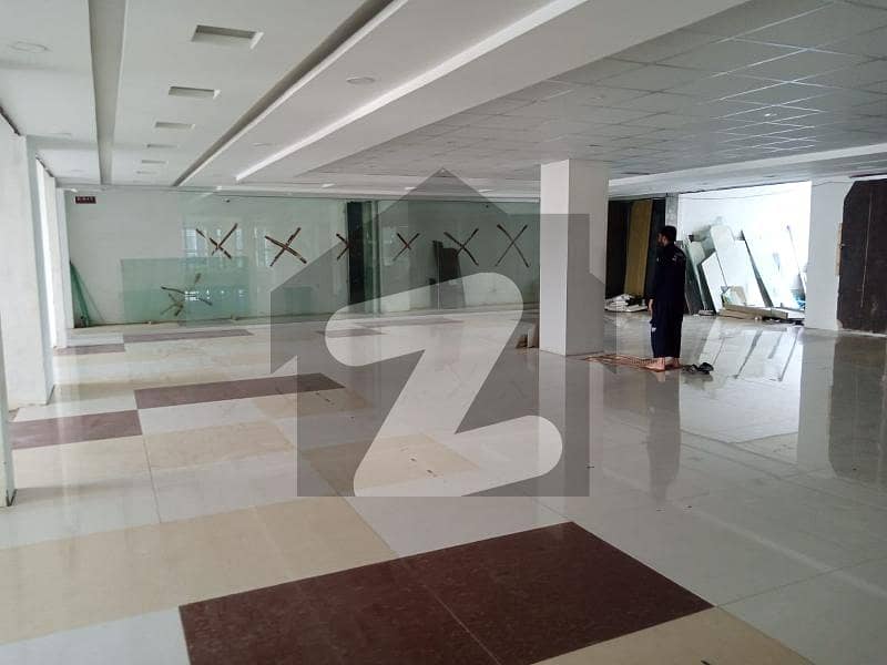 I-8 MARKAZ 1,000 SQ FT Elegant Office Having HVAC, Conference & Meeting Rooms Is Available For Rent
