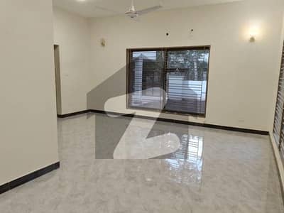 500 Square Yards House For Rent in F-8, Islamabad.