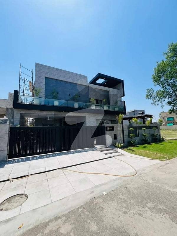 Low Budget 1 Kanal Modern Ultra Luxury House For Sale in Lake City Lahore