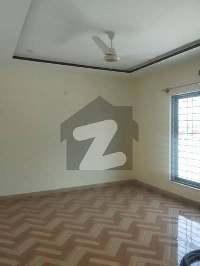 E-11-1 beautiful ground floor for rent