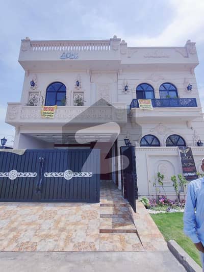 1 KANAL HOUSE PARK FACING AVAILABLE FOR SALE IN 60FT ROAD IN LDA AVENUE BLOCK J