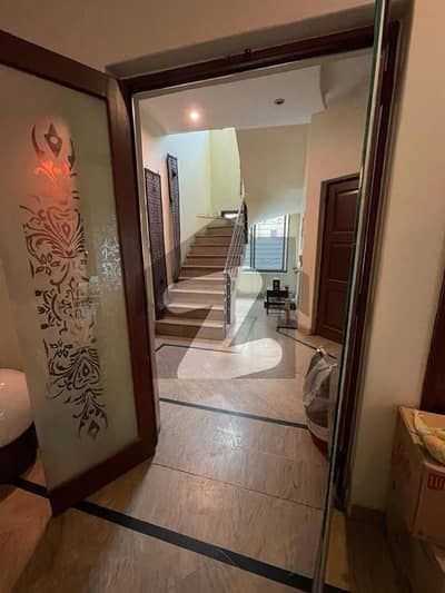 10 Marla Owner Built Well Maintained House for Sale in Punjab Society