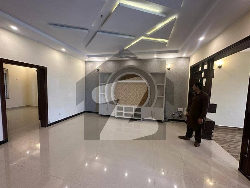 گلبرگ ریزیڈنشیا - بلاک آئ گلبرگ ریزیڈنشیا,گلبرگ,اسلام آباد میں 4 کمروں کا 7 مرلہ مکان 3.83 کروڑ میں برائے فروخت۔