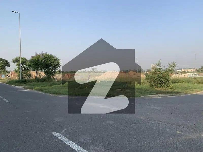 4 Marla Commercial plot for sale in reasonable price