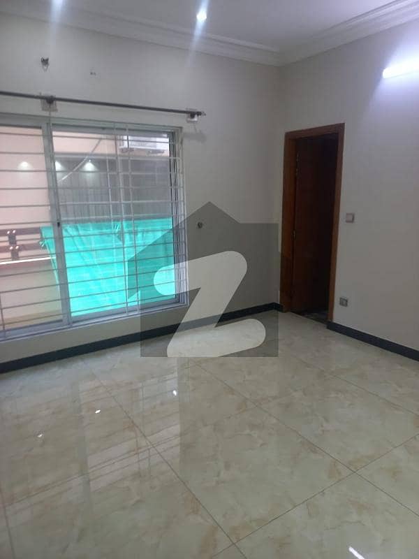 10 Marla Upper Portion Available For Rent In Bahria Town Phase3