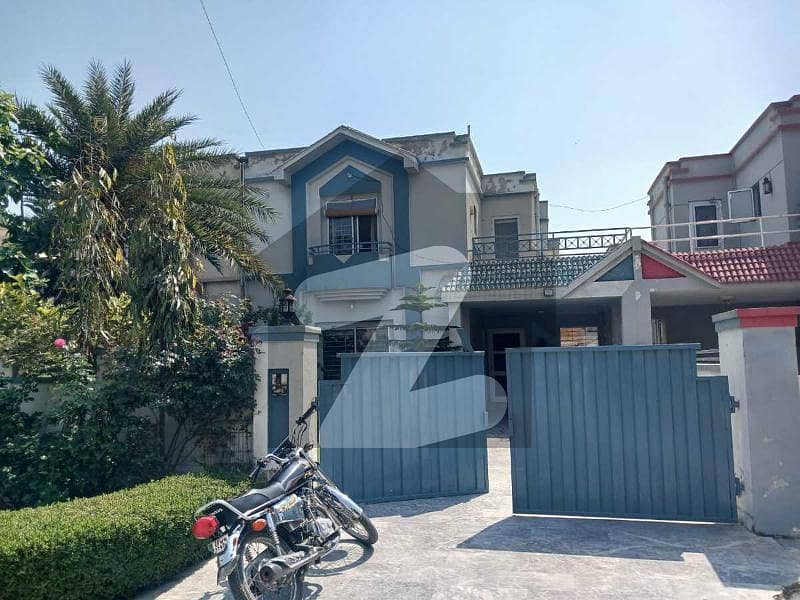 10 Marla Eden House For Sale With Gas Connection In Lake City - Sector M7 Block A Lahore