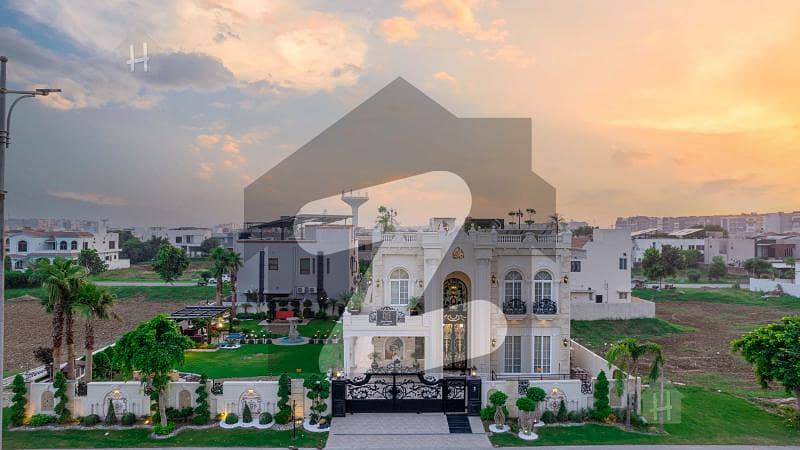 ڈی ایچ اے فیز 6 ڈیفنس (ڈی ایچ اے),لاہور میں 6 کمروں کا 2 کنال مکان 16.5 کروڑ میں برائے فروخت۔