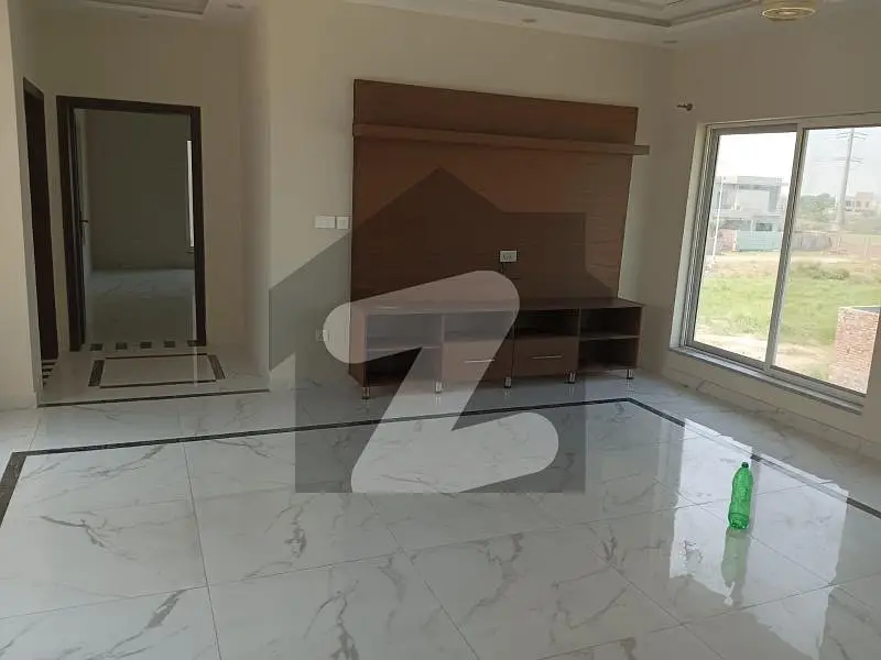 1 KANAL BRAND NEW LUXURY UPPER PORTION AVAILABLE FOR RENT IN BANKER HOUSING SOCIETY