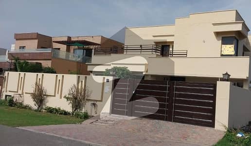 DHA 1 Kanal Double Unit House Available For Rent in Phase 6 |