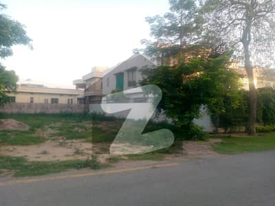 ONE KANAL PLOT FOR SALE